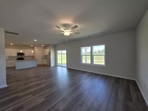 Living - 418 Dodger Ave, Chesnee, SC 29323 photo 3 of 3