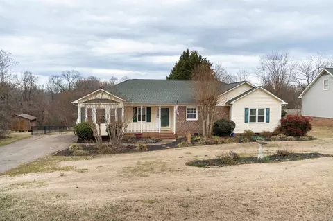 150 Parris Ridge Dr, Boiling Springs, SC 29316