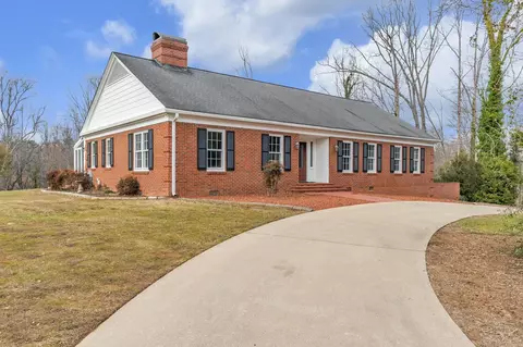 210 Lakewood Dr, Spartanburg, SC 29302