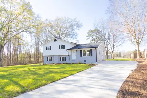 304 Scenic View Rd Dr, Chesnee, SC 29323