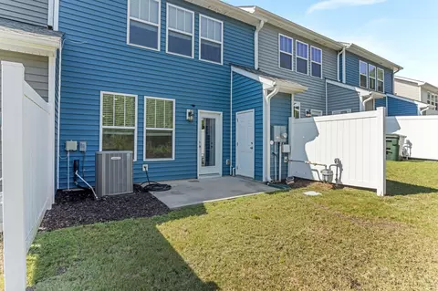 Exterior - 1031 Millison Pl, Moore, SC 29369 photo 3 of 4