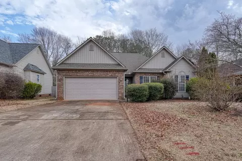 393 Split Oak Ln, Inman, SC 29349