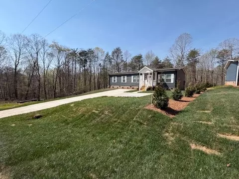 296 Forest Lake Rd, Duncan, SC 29334