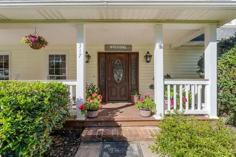 Exterior - 317 E Killarney Lk, Moore, SC 29369 photo 8 of 9