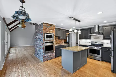Kitchen - 317 E Killarney Lk, Moore, SC 29369 photo 2 of 5