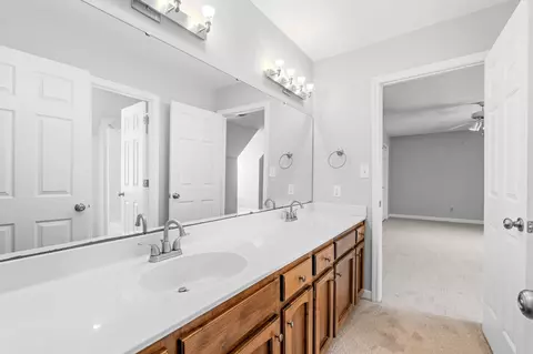 Bath - 317 E Killarney Lk, Moore, SC 29369 photo 5 of 6