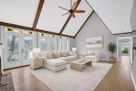 Living - 317 E Killarney Lk, Moore, SC 29369 photo 1 of 3