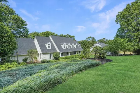 Exterior - 317 E Killarney Lk, Moore, SC 29369 photo 6 of 9
