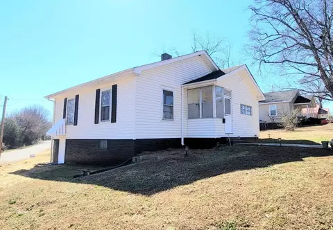 2 2nd St, Inman, SC 29349