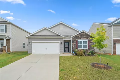 51 Oak Edge Ln, Greer, SC 29651