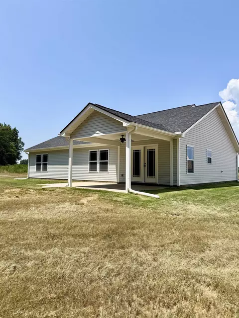 Exterior - 140 E Twisted Tree Dr, Gaffney, SC 29341 photo 3 of 5
