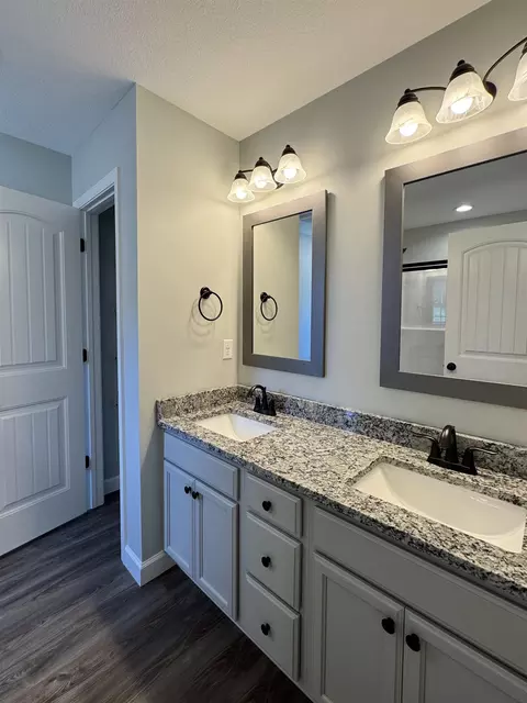 Bath - 140 E Twisted Tree Dr, Gaffney, SC 29341 photo 2 of 3