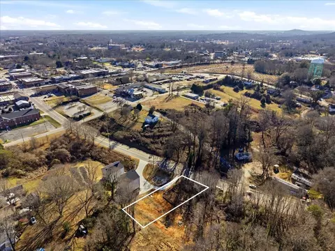 102 Sandy Ln, Easley, SC 29640