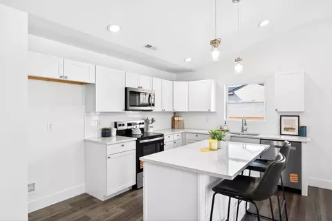 Kitchen - 776 Darwin Rd, Gaffney, SC 29340 photo 1 of 2