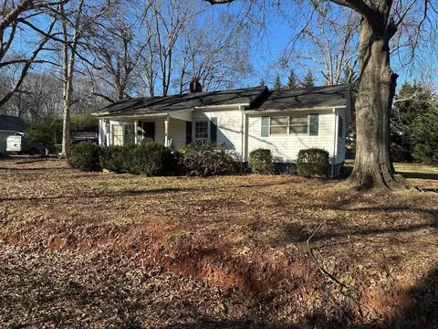 100 Landrum, Greer, SC 29651