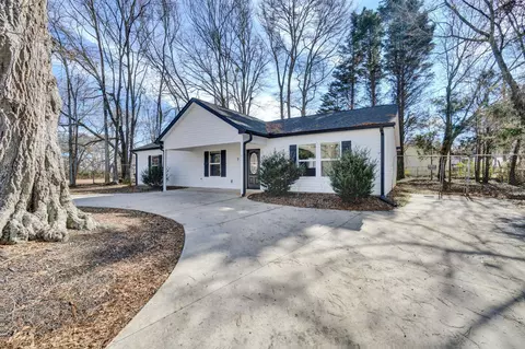 7 W 2nd St, Williamston, SC 29697