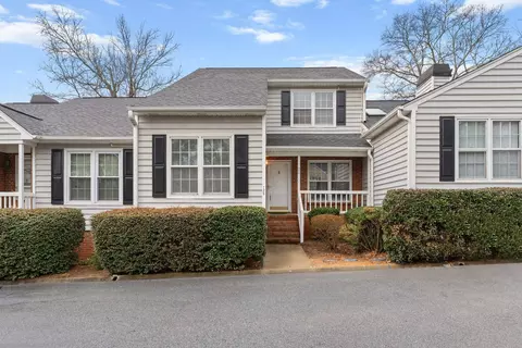 40 Wood Pointe Dr, Greenville, SC 29615
