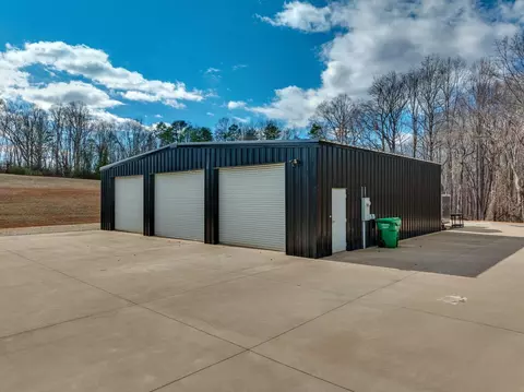 Exterior - 1529 Old Post Rd, Gaffney, SC 29341 photo 6 of 9