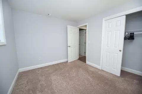 Bedroom - 438 E Junior High Rd, Gaffney, SC 29340 photo 2 of 9