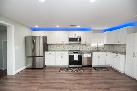Kitchen - 438 E Junior High Rd, Gaffney, SC 29340 photo 2 of 2