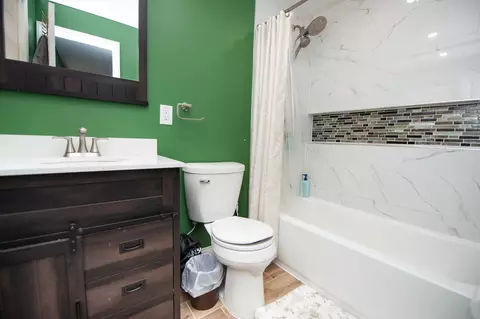 Bath - 438 E Junior High Rd, Gaffney, SC 29340 photo 2 of 2