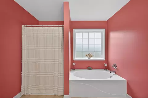 Bath - 143 Gardner Rd, Gaffney, SC 29341 photo 2 of 4