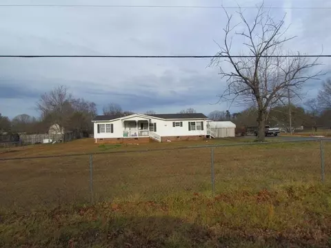 5565 Henderson Hill Rd, Chesnee, SC 29323