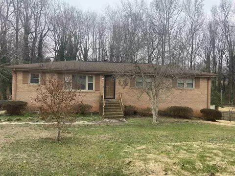 13 Longmeadow Rd, Taylors, SC 29687