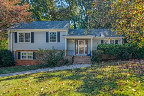 102 Wake Robin Cir, Spartanburg, SC 29301