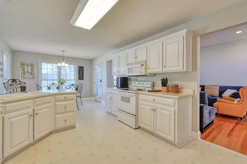 Kitchen - 227 Saddlebrook Dr, Moore, SC 29369 photo 1 of 5