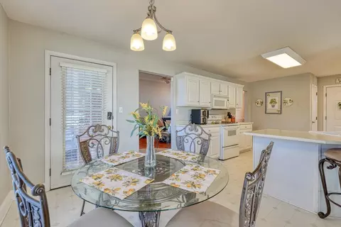 Dining - 227 Saddlebrook Dr, Moore, SC 29369 photo 1 of 5