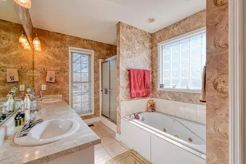Bath - 227 Saddlebrook Dr, Moore, SC 29369 photo 2 of 4