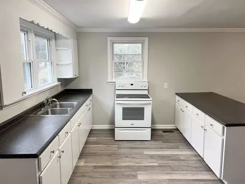 Kitchen - 5 Pine Ln, Inman, SC 29349 photo 2 of 2