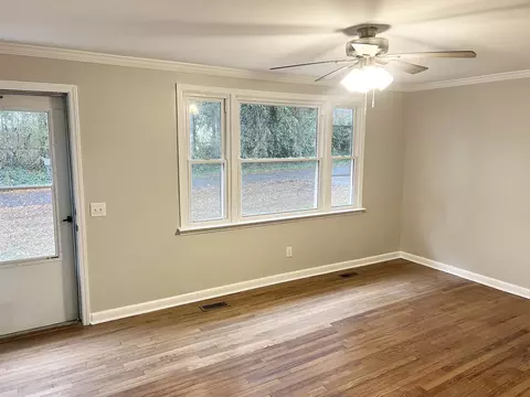 Living - 5 Pine Ln, Inman, SC 29349 photo 2 of 3