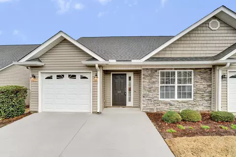 107 Shalom Dr, Simpsonville, SC 29681