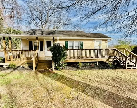 416 Wood Rd, Taylors, SC 29687