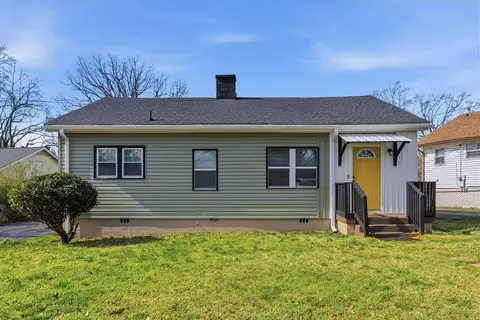 208 Collins Ave # B, Spartanburg, SC 29306