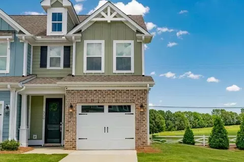 339 Stirrup Ct, Greer, SC 29651