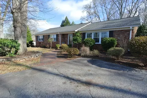 236 Greengate Ln, Spartanburg, SC 29307