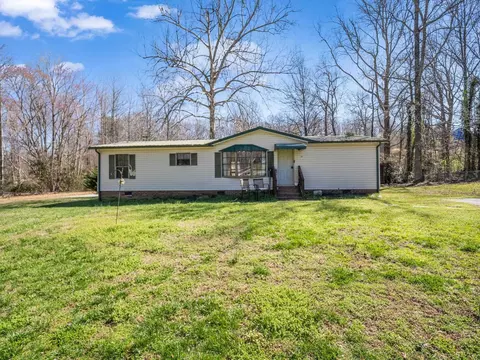 122 Hotel Hill Dr, Landrum, SC 29356