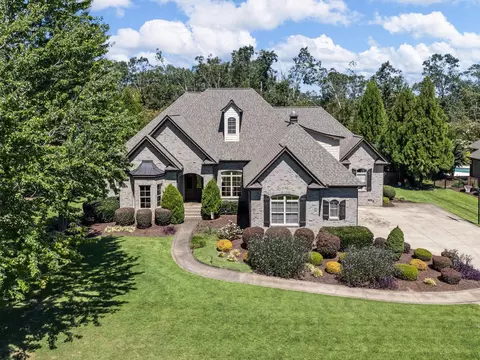 215 New Castle Dr, Duncan, SC 29334