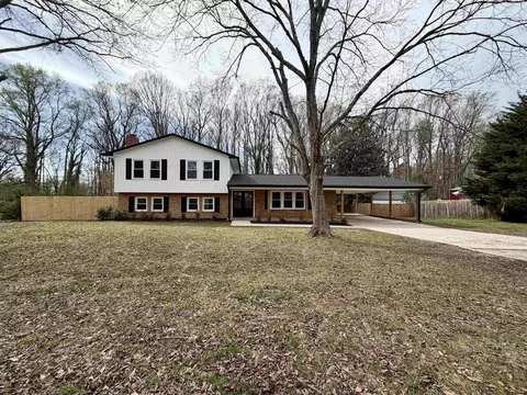 911 Vannessa Dr, Boiling Springs, SC 29316
