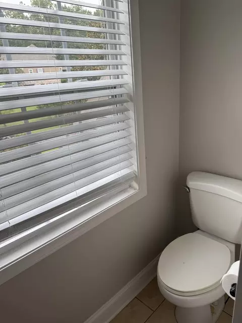 Bath - 252 Cedar Bluff Dr, Moore, SC 29369 photo 10 of 11