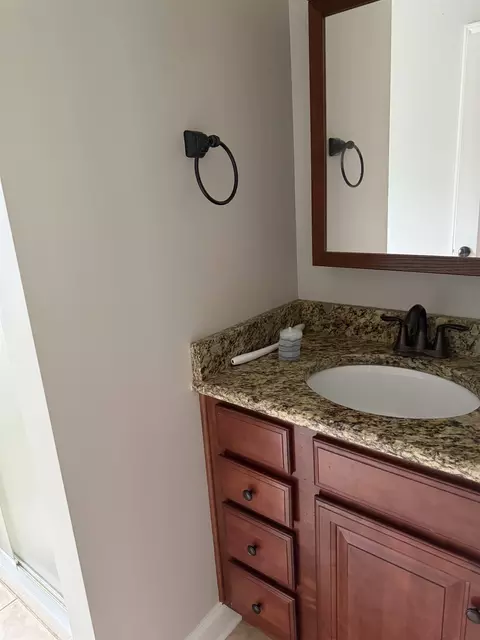 Bath - 252 Cedar Bluff Dr, Moore, SC 29369 photo 8 of 11
