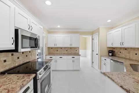 Kitchen - 1327 Falcons Dr, Walhalla, SC 29691 photo 3 of 4