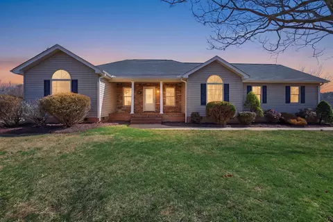 1327 Falcons Dr, Walhalla, SC 29691