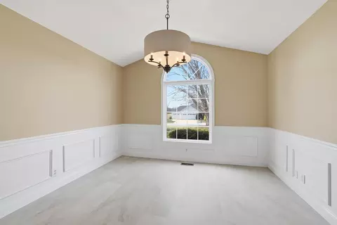 Living - 1327 Falcons Dr, Walhalla, SC 29691 photo 5 of 7