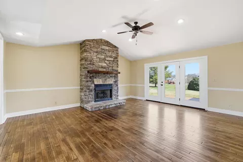 Living - 1327 Falcons Dr, Walhalla, SC 29691 photo 2 of 7