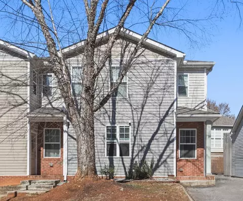 5 Huntress Dr, Greer, SC 29651