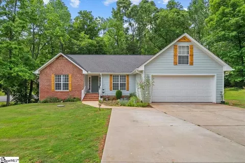 108 W Peninsula Dr, Laurens, SC 29360